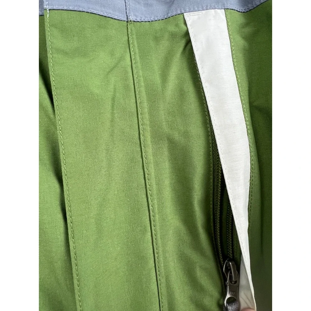 The North Face ships from